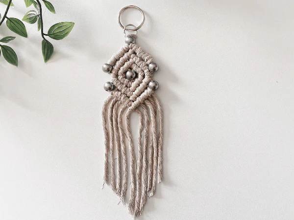 Macrame Keychain DIY – 4 Step Beginner Tutorial (Boho Keychain)